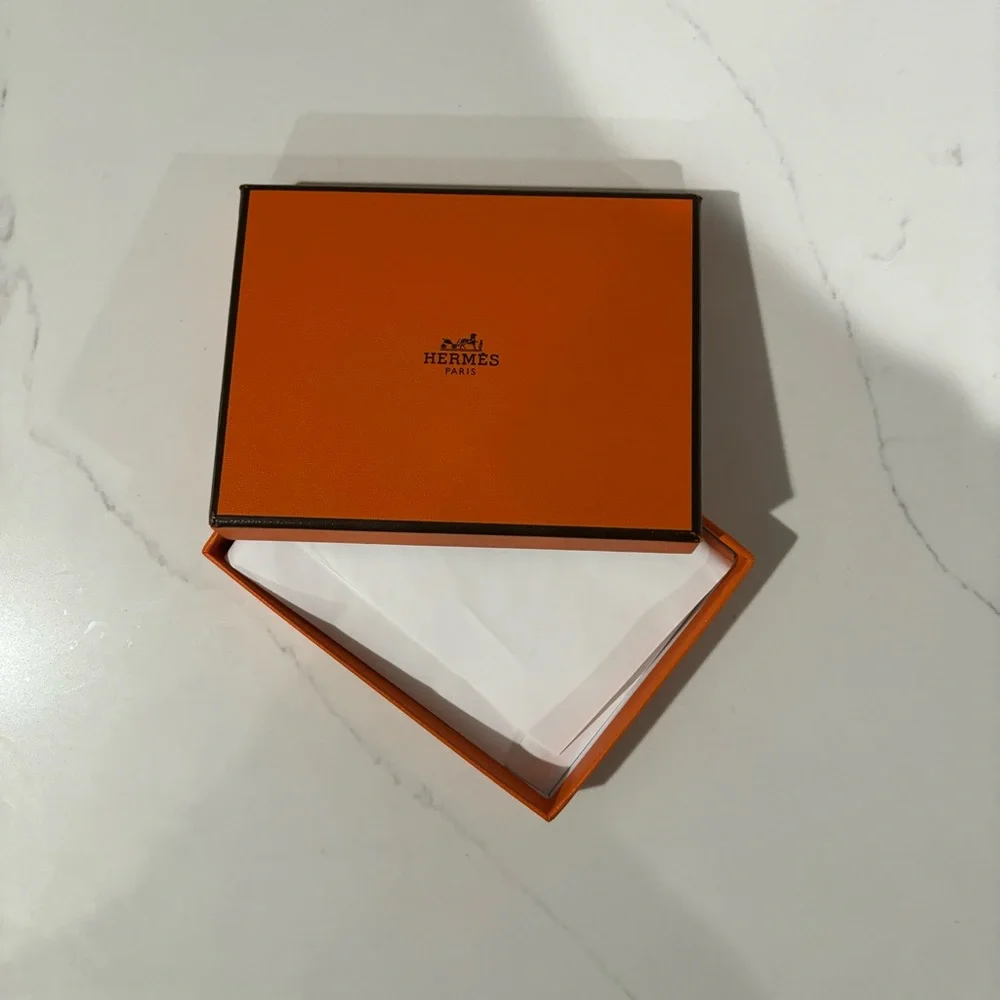 Hermes Wallet Gift Box w/ Tissue, NO RIBBON - Picture 3 of 8